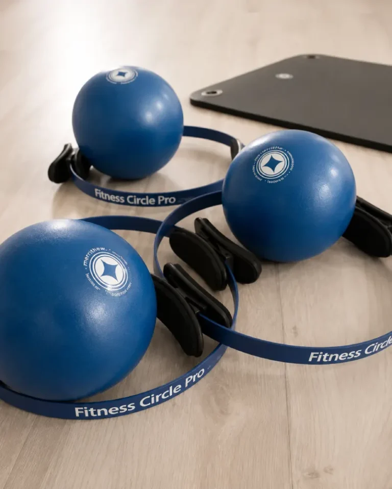 Accessoires Pilates avec ballons et Fitness Circle au studio Reinforce Pilates à Woluwe-Saint-Lambert